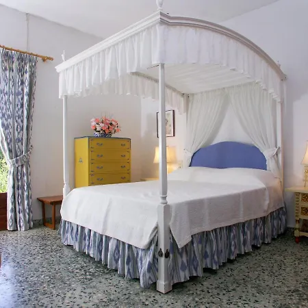 Can Tirana Villa